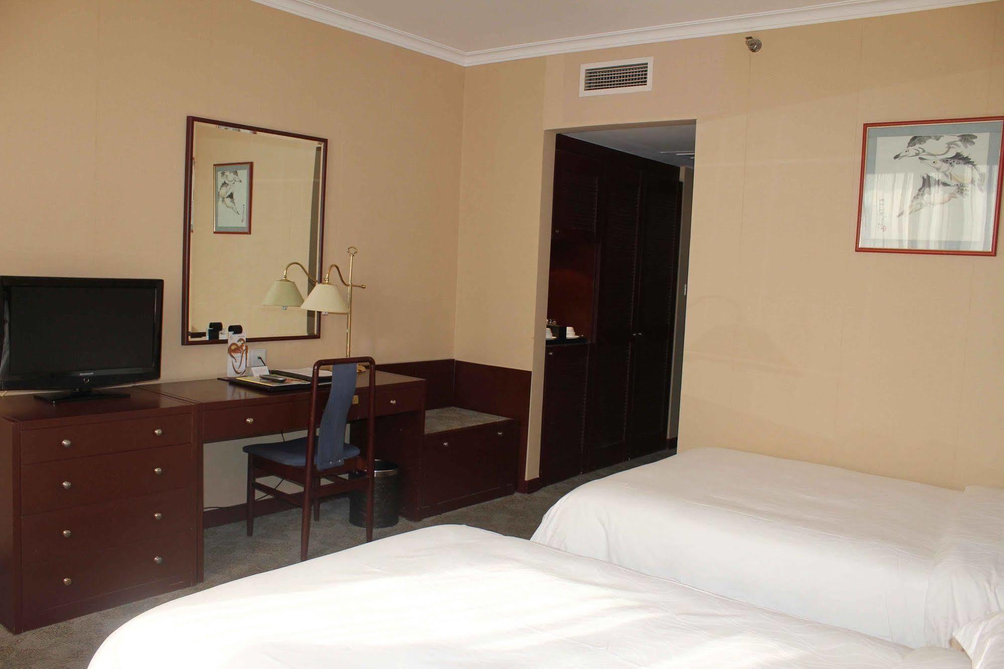 Rosedale Hotel & Suites Beijing Exterior photo